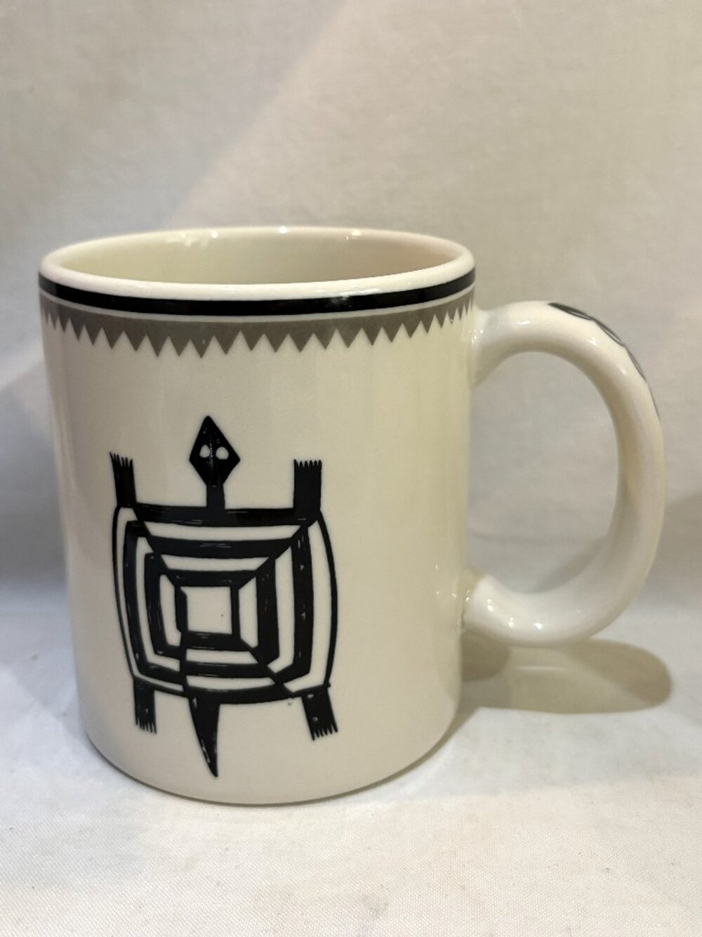 Ancient Mimbreno Indian Turtle Mug Santa Fe Dining Car Service HF Coors USA